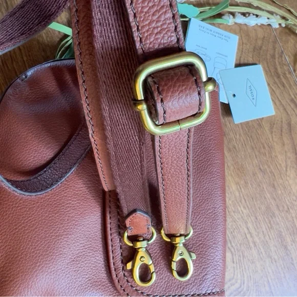 Fossil NWT Women’s Medium Brown Leather Convertible Fannie Mini Crossbody bag